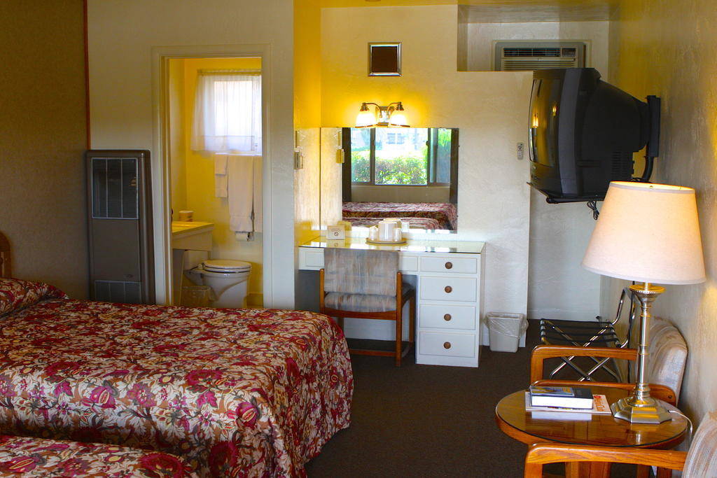 Melody Ranch Motel Paso Robles Room photo