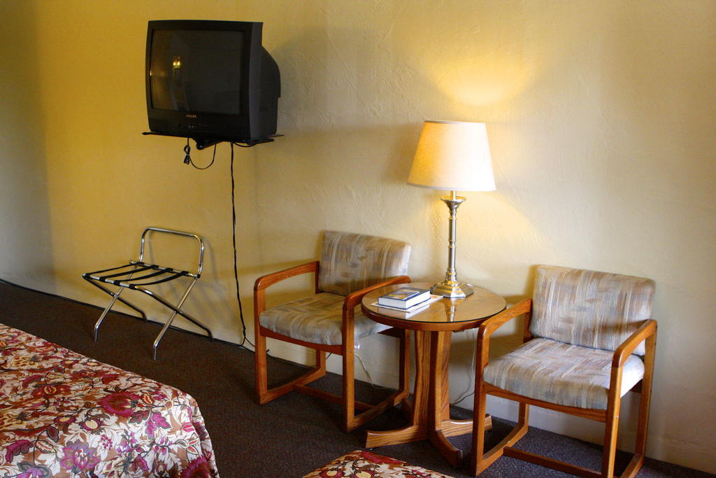 Melody Ranch Motel Paso Robles Room photo