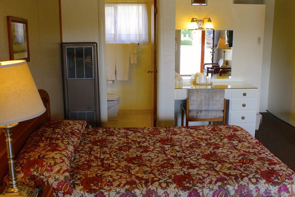 Melody Ranch Motel Paso Robles Room photo