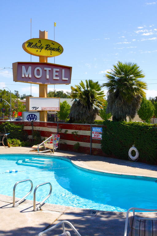 Melody Ranch Motel Paso Robles Exterior photo